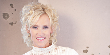 http://www.shadowmountainrecords.com/wp-content/uploads/2013/02/HilaryWeeksSlider1_21.jpg