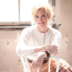 http://www.shadowmountainrecords.com/wp-content/uploads/2013/02/HilaryWeeksSlider2_1.jpg