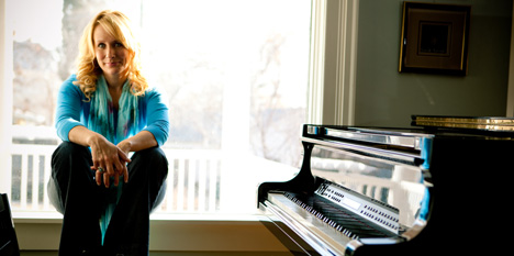 http://www.shadowmountainrecords.com/wp-content/uploads/2013/02/JulieSlider1_4.jpg